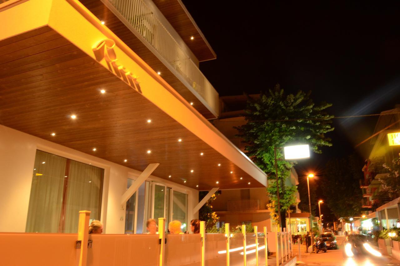 Hotel Ricci Римини Экстерьер фото