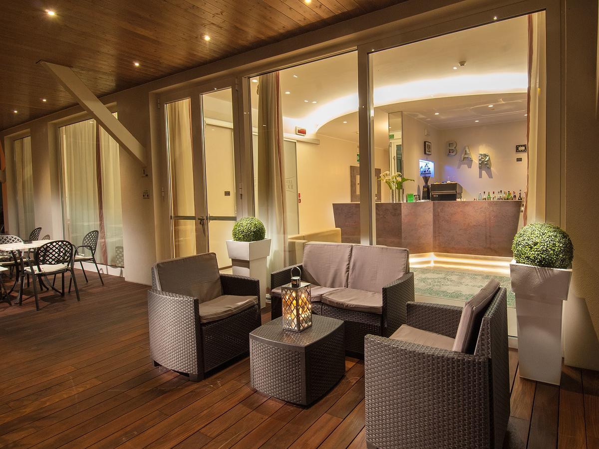 Hotel Ricci Римини Экстерьер фото
